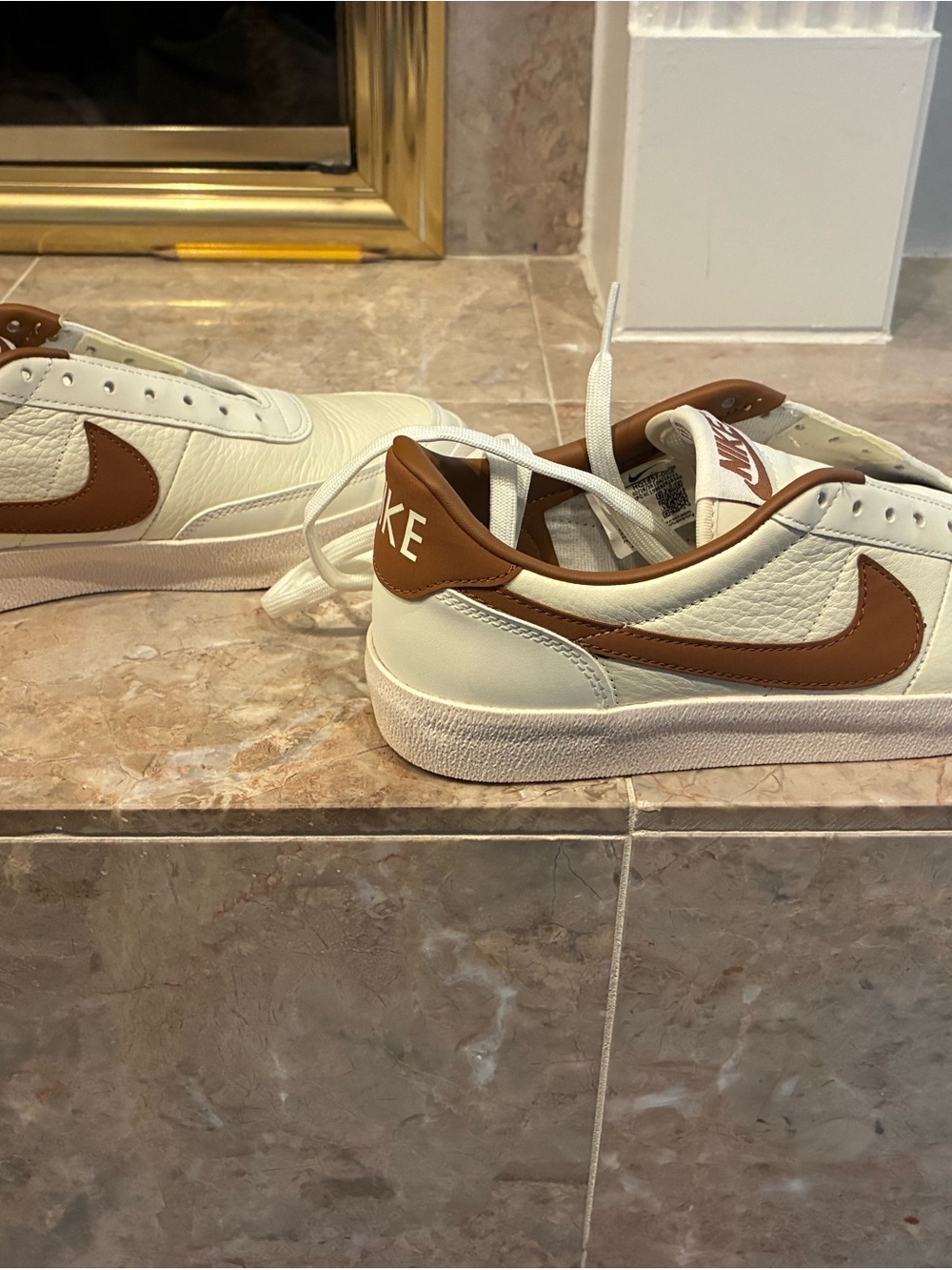 Nike Men’s Cream & Brown Low-Top Sneakers with Leather Swoosh
